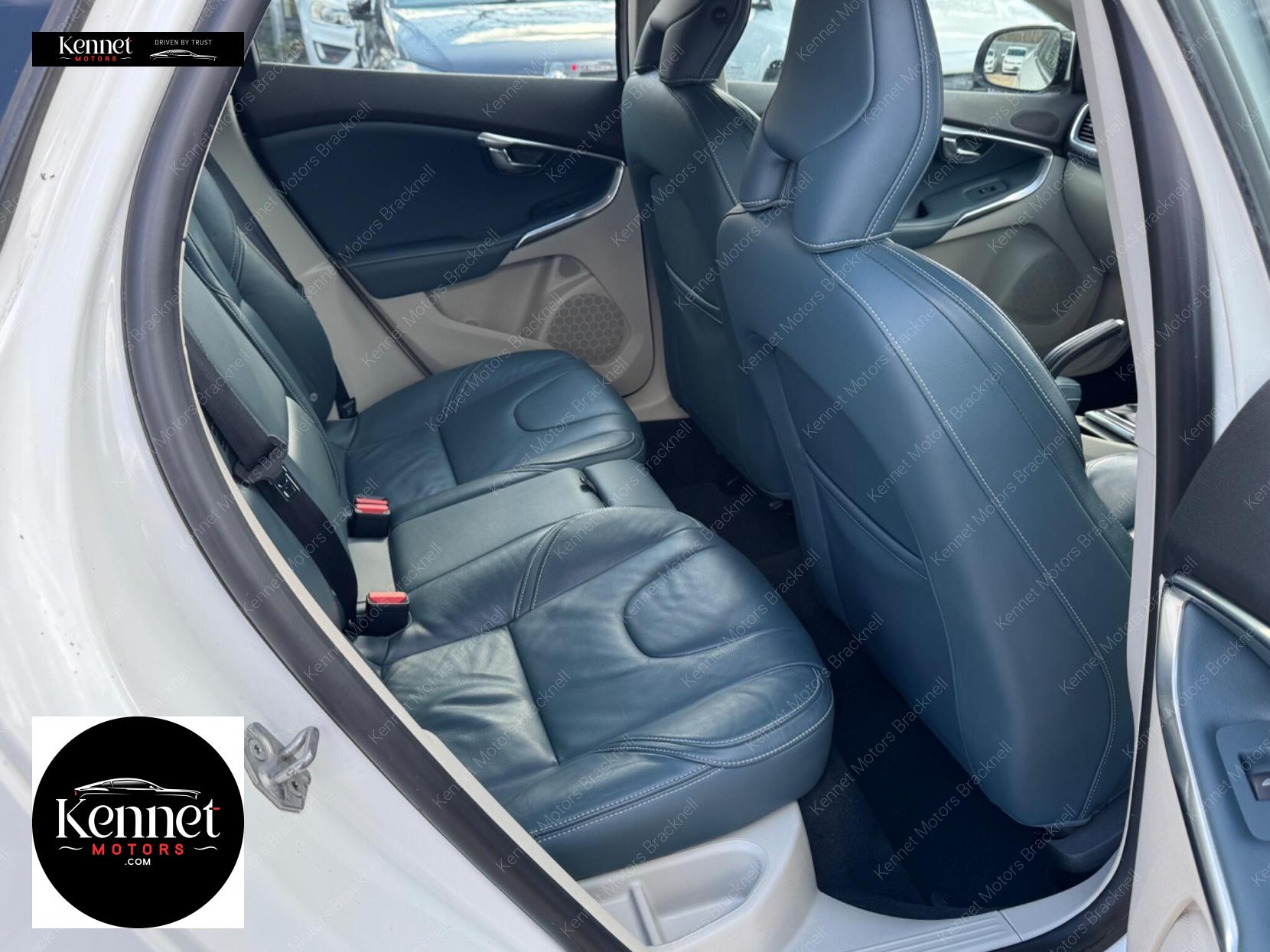 Volvo V40 1.6 T4 SE Lux Nav Hatchback 5dr Petrol Powershift Euro 5 (s/s) (180 ps)