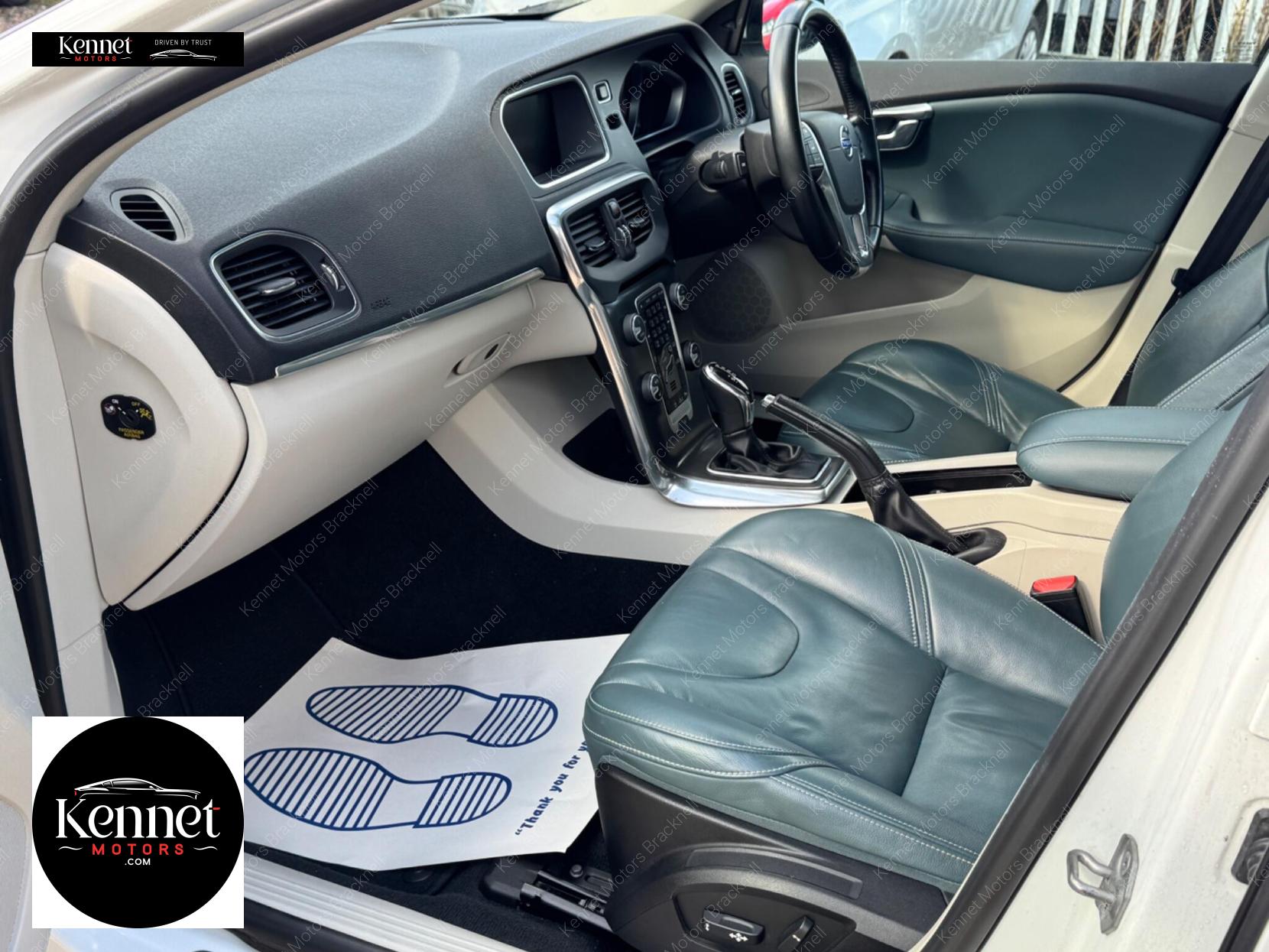 Volvo V40 1.6 T4 SE Lux Nav Hatchback 5dr Petrol Powershift Euro 5 (s/s) (180 ps)