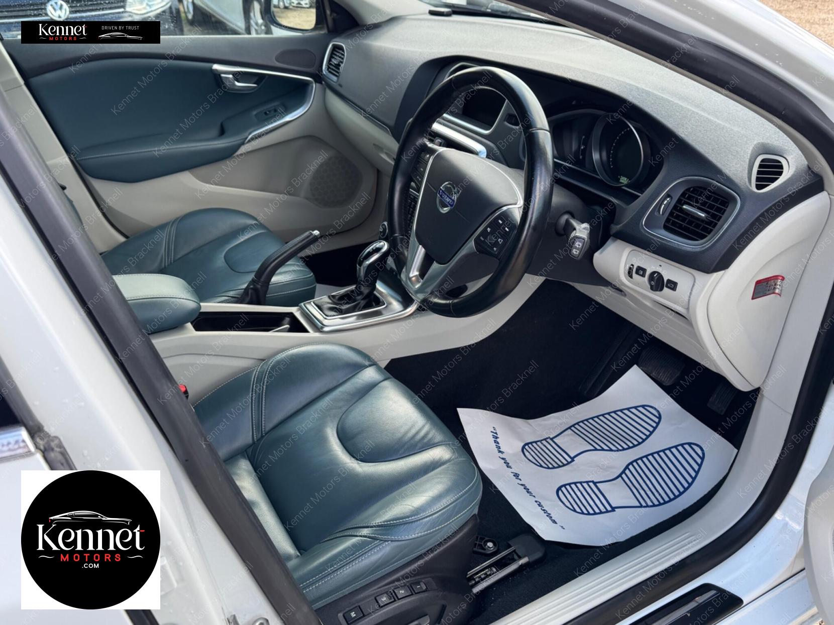 Volvo V40 1.6 T4 SE Lux Nav Hatchback 5dr Petrol Powershift Euro 5 (s/s) (180 ps)