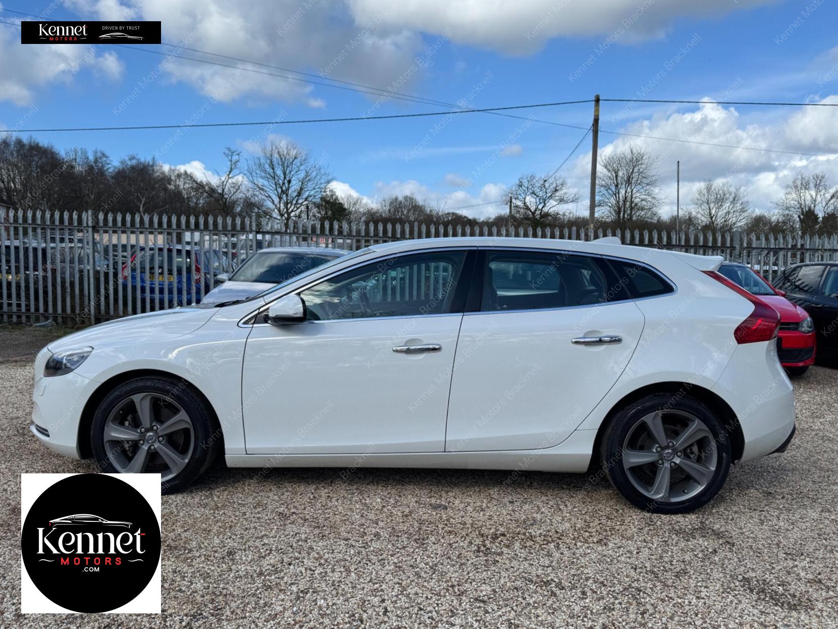 Volvo V40 1.6 T4 SE Lux Nav Hatchback 5dr Petrol Powershift Euro 5 (s/s) (180 ps)