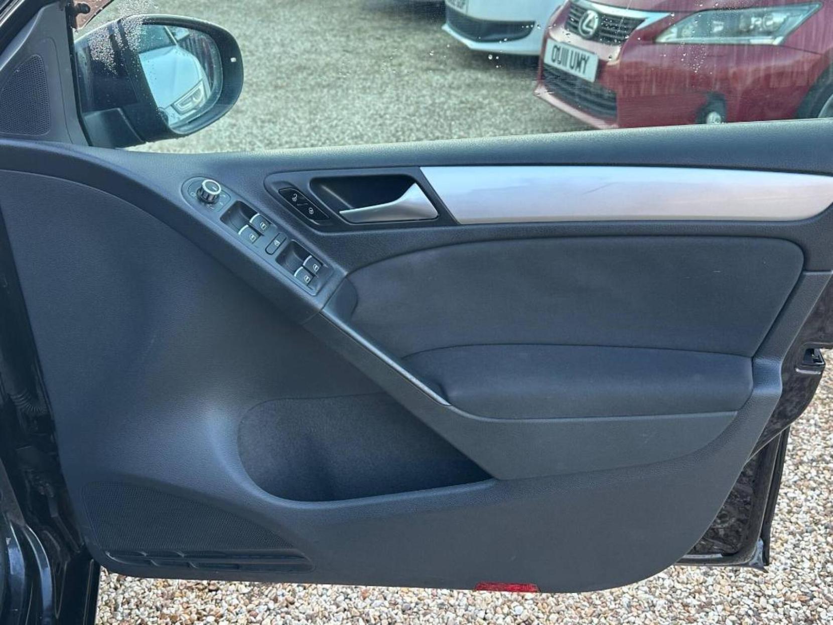 Volkswagen Golf 1.4 TSI Match Hatchback 5dr Petrol DSG Euro 5 (122 ps)