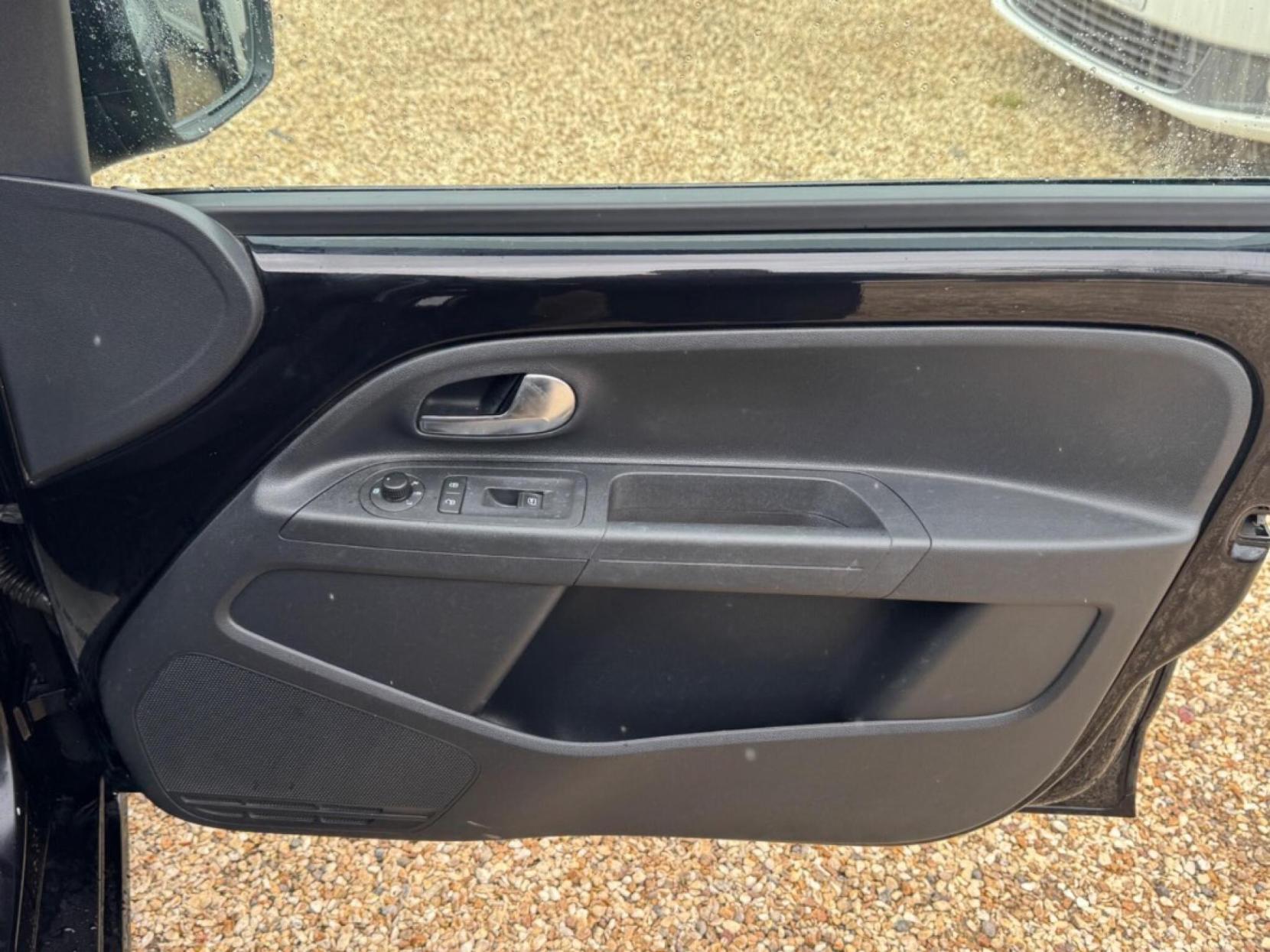 Volkswagen up! 1.0 Move up! ASG Euro 5 5dr