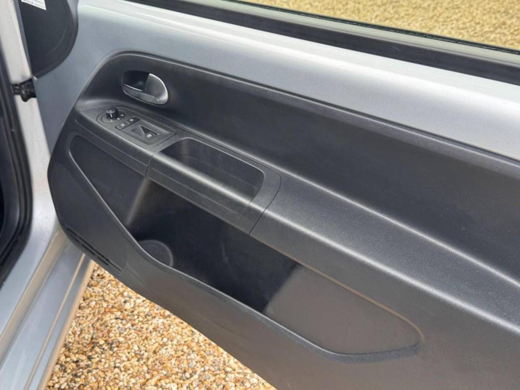 Volkswagen up! 1.0 Move up! Hatchback 3dr Petrol ASG Euro 6 (60 ps)