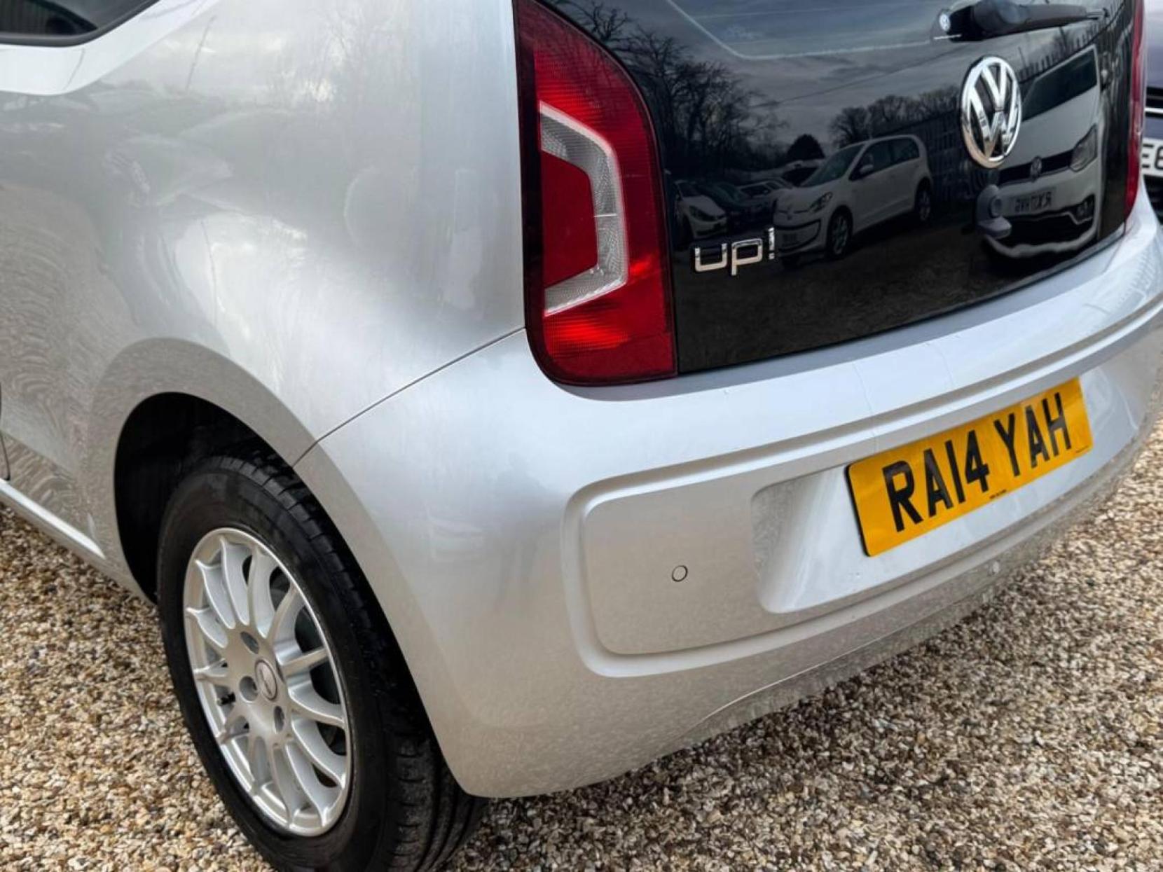 Volkswagen up! 1.0 Move up! Hatchback 3dr Petrol ASG Euro 6 (60 ps)