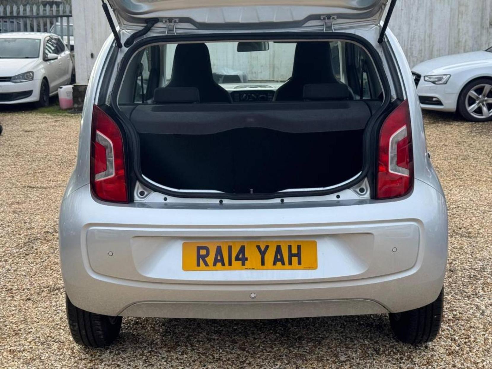 Volkswagen up! 1.0 Move up! Hatchback 3dr Petrol ASG Euro 6 (60 ps)