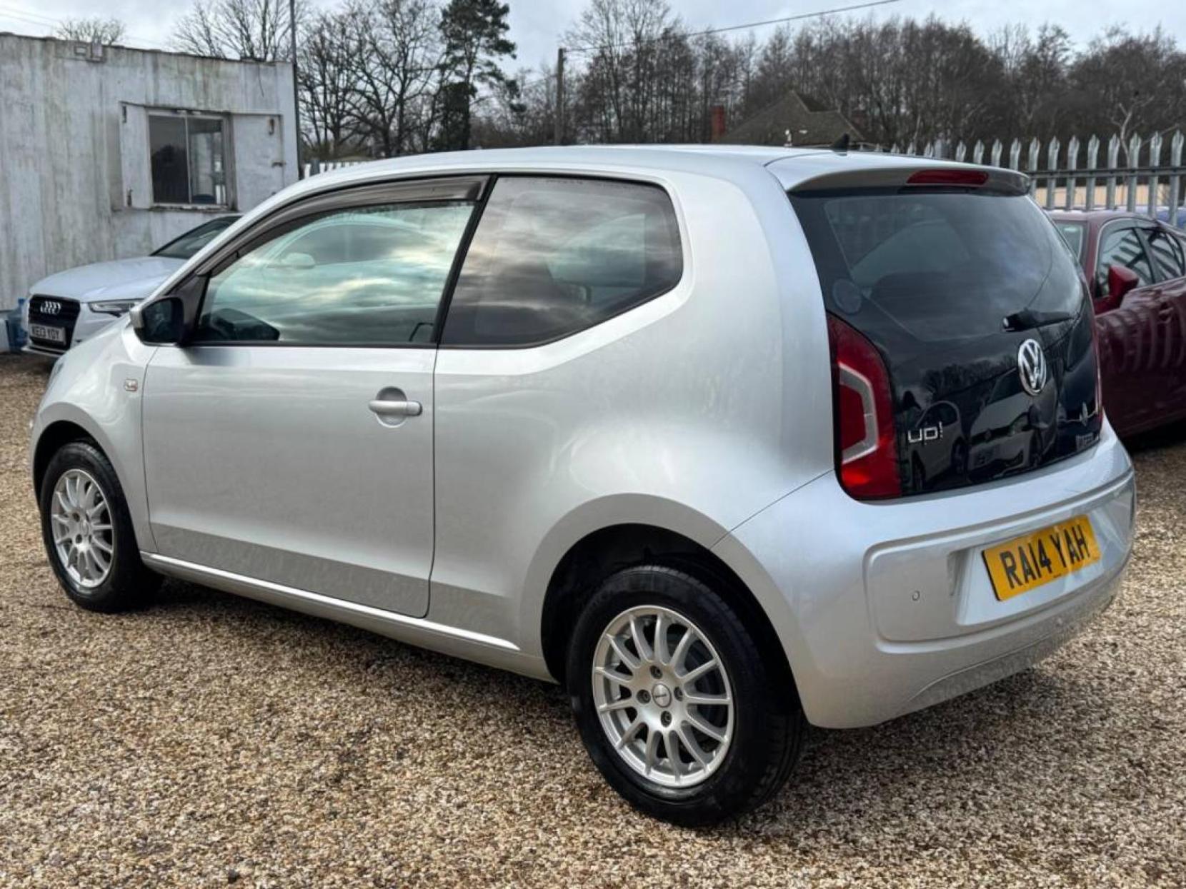 Volkswagen up! 1.0 Move up! Hatchback 3dr Petrol ASG Euro 6 (60 ps)