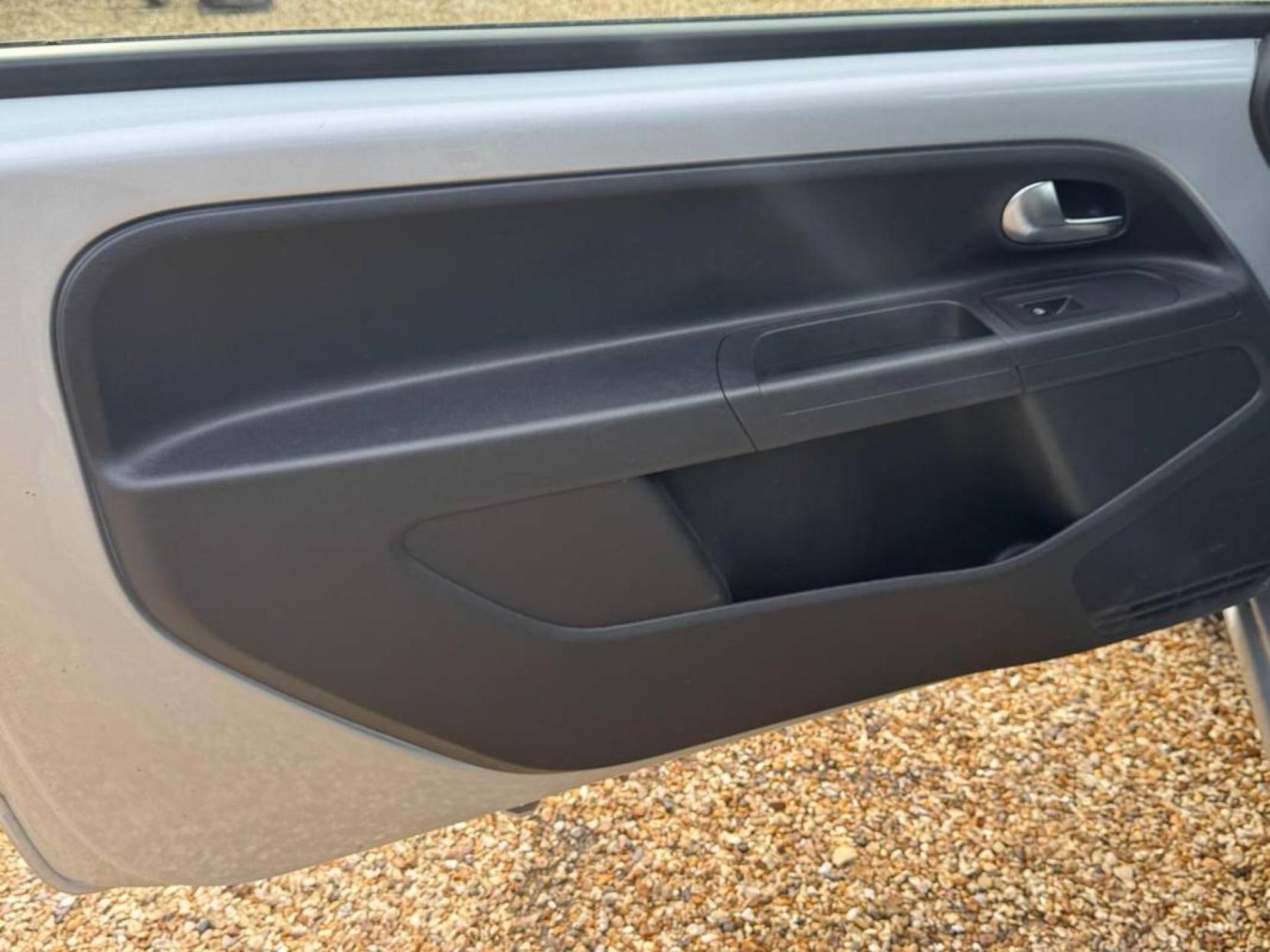 Volkswagen up! 1.0 Move up! Hatchback 3dr Petrol ASG Euro 6 (60 ps)