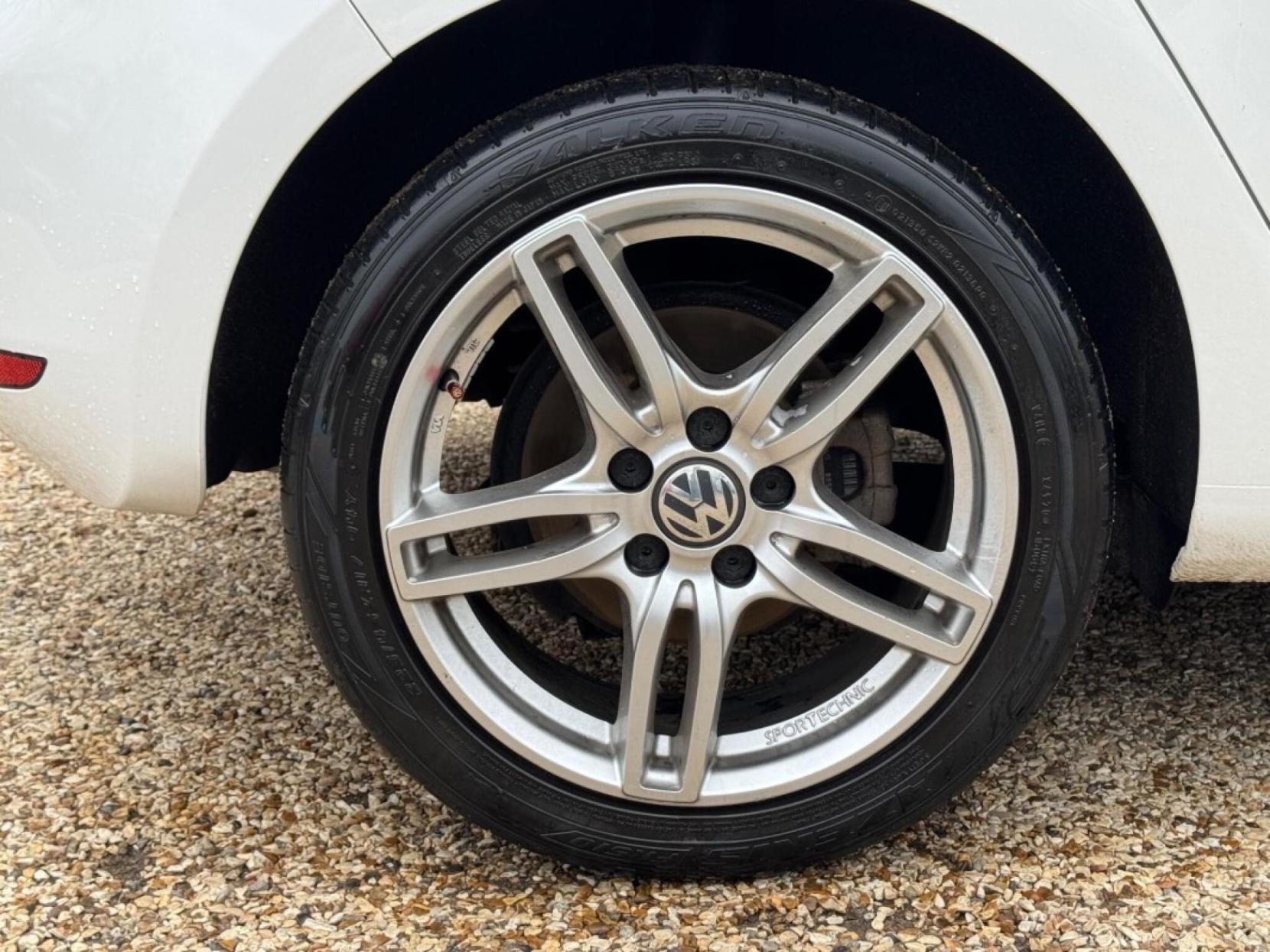 Volkswagen Golf 1.4 TSI SE Hatchback 5dr Petrol DSG Euro 5 (122 ps)