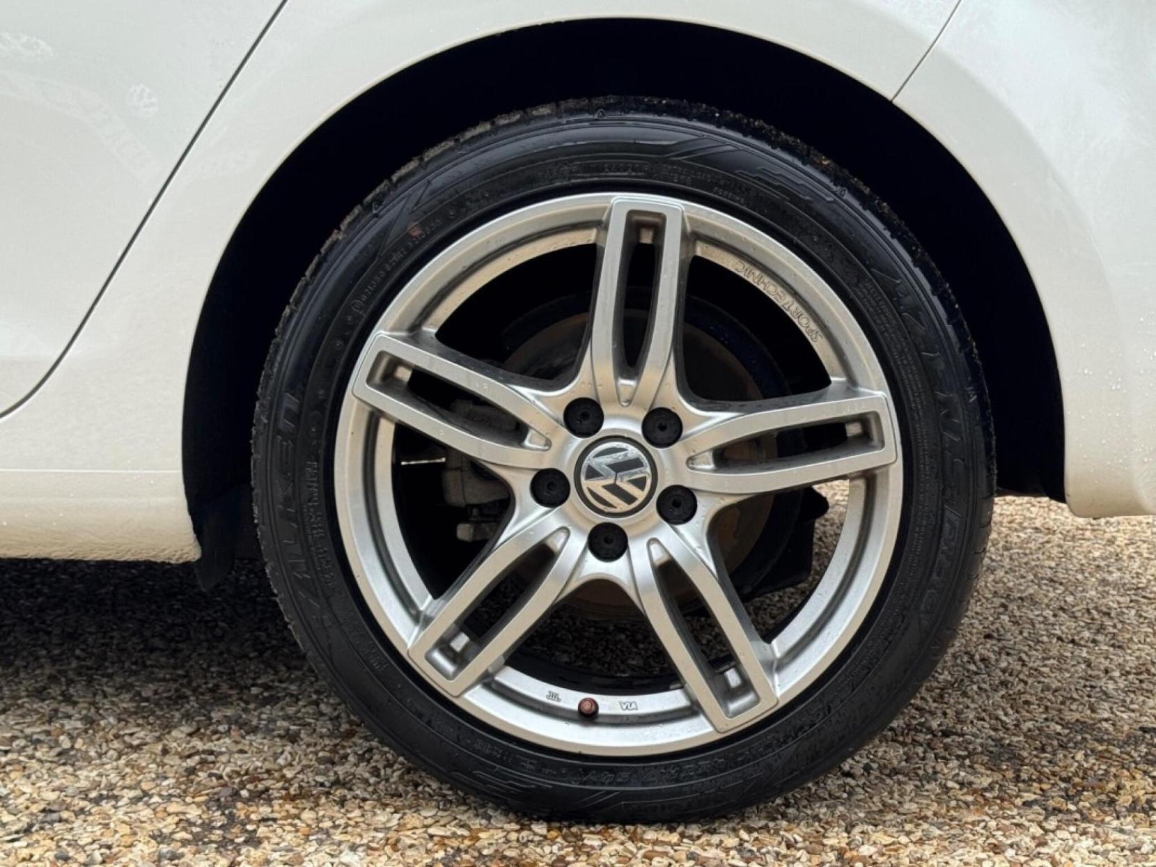 Volkswagen Golf 1.4 TSI SE Hatchback 5dr Petrol DSG Euro 5 (122 ps)