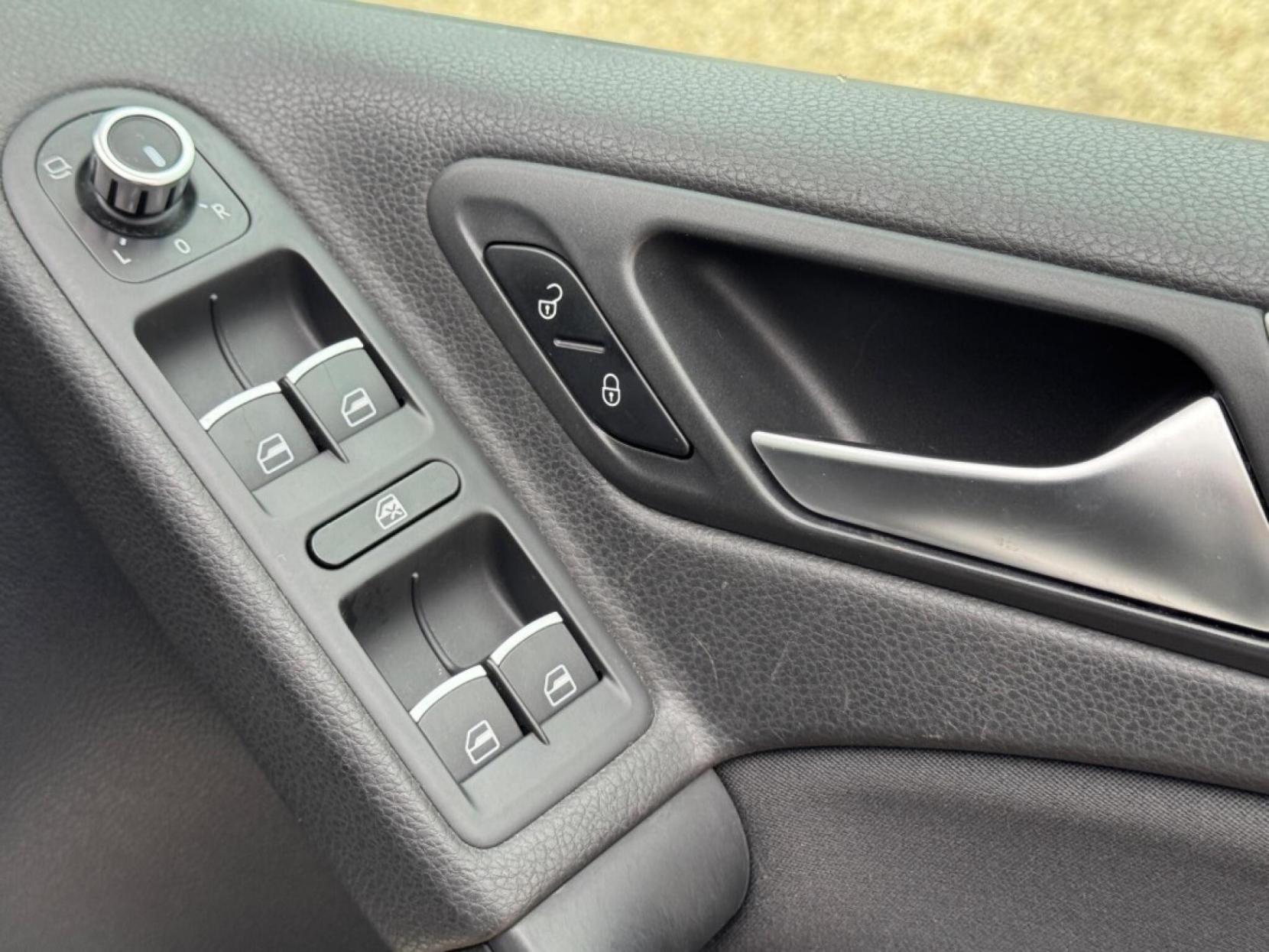 Volkswagen Golf 1.4 TSI SE Hatchback 5dr Petrol DSG Euro 5 (122 ps)