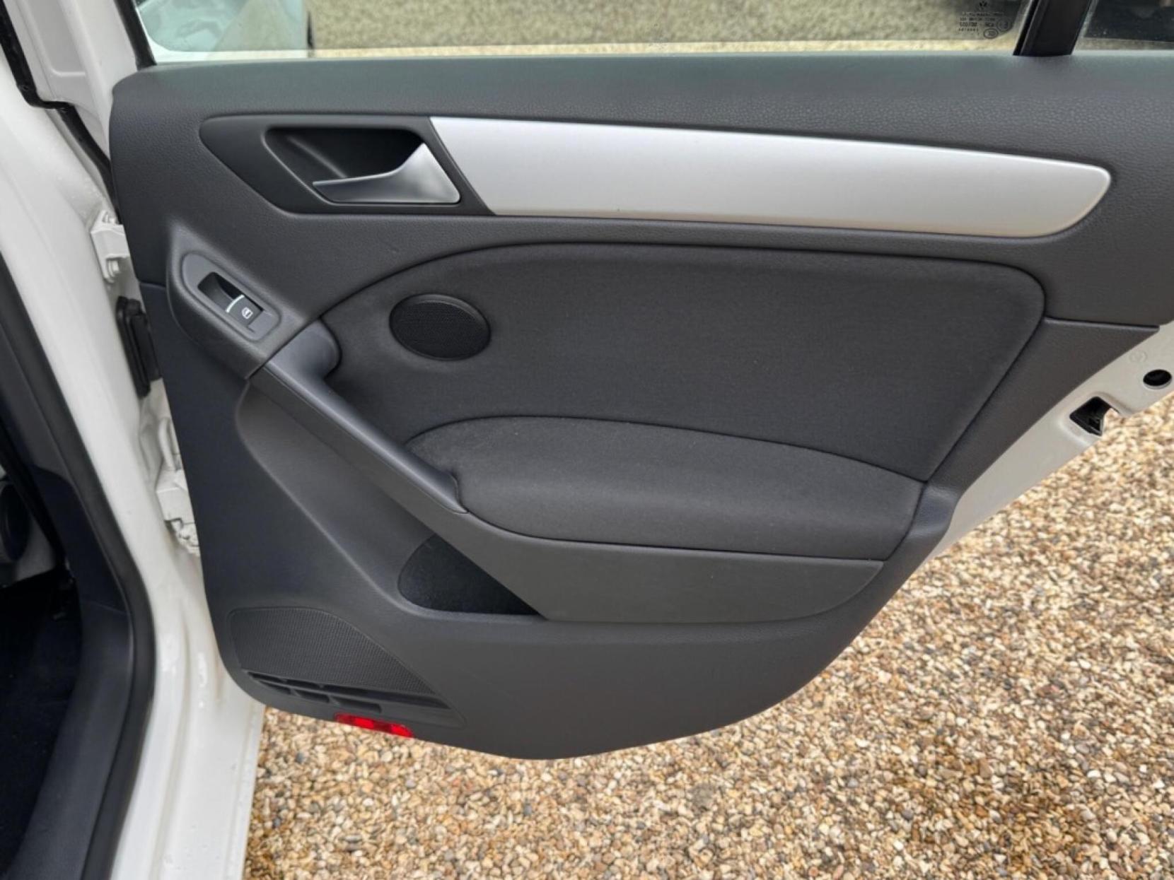 Volkswagen Golf 1.4 TSI SE Hatchback 5dr Petrol DSG Euro 5 (122 ps)