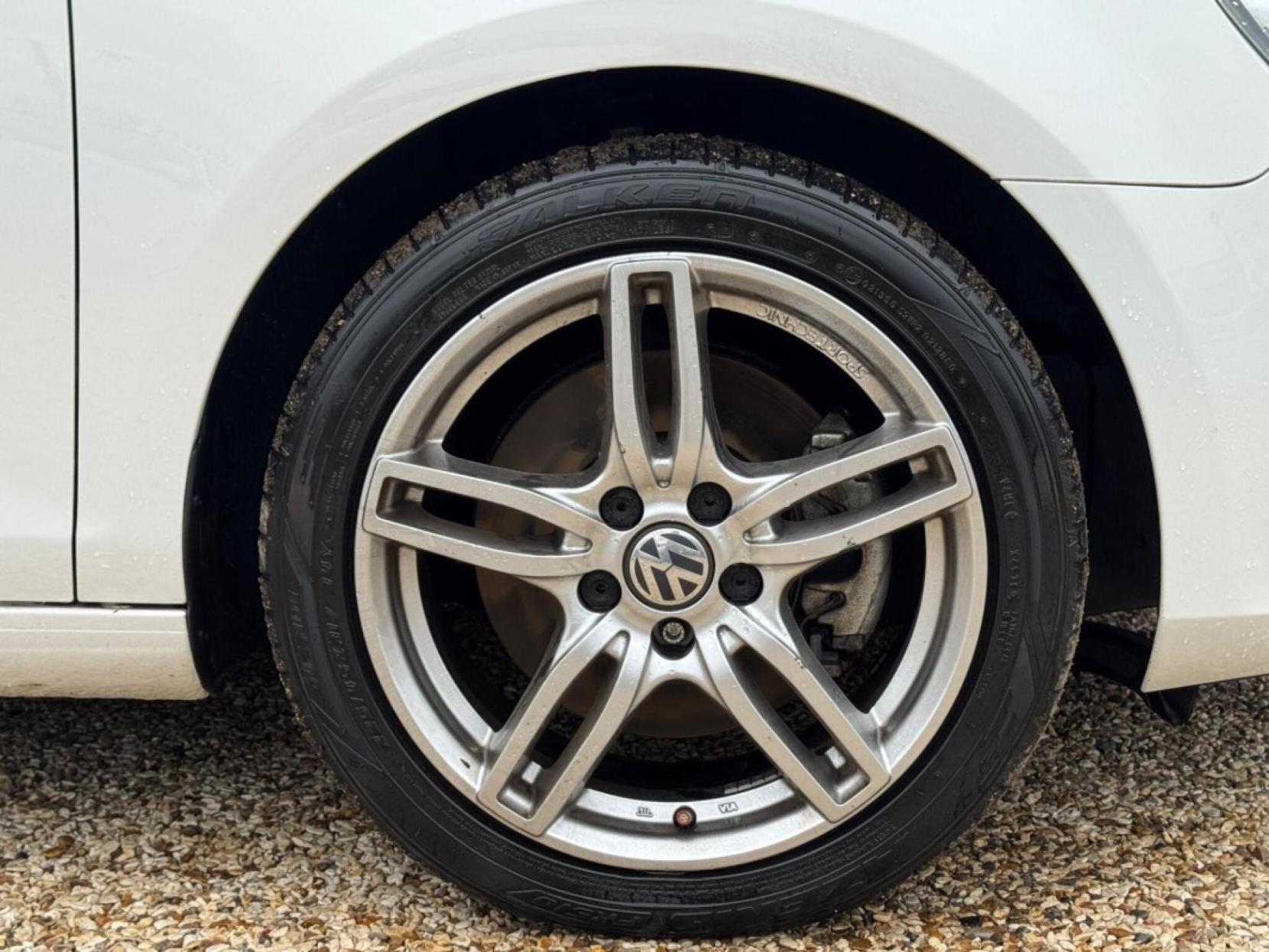 Volkswagen Golf 1.4 TSI SE Hatchback 5dr Petrol DSG Euro 5 (122 ps)