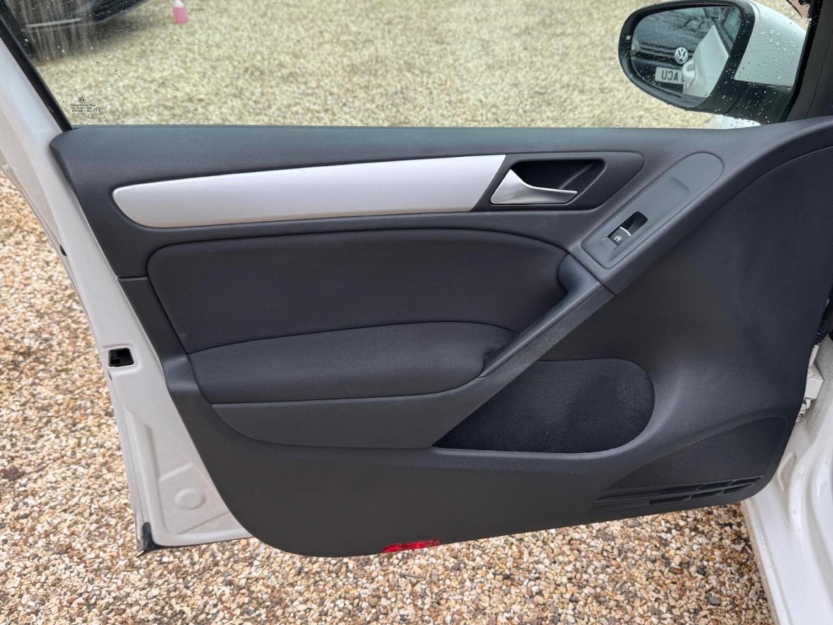 Volkswagen Golf 1.4 TSI SE Hatchback 5dr Petrol DSG Euro 5 (122 ps)