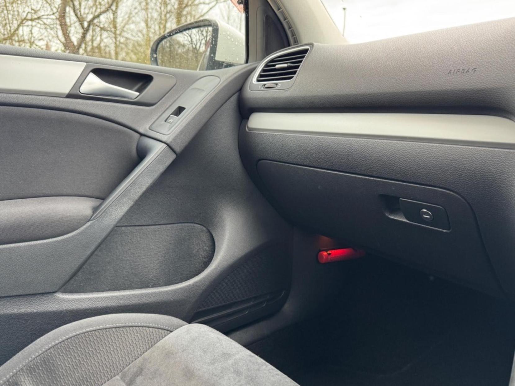 Volkswagen Golf 1.4 TSI SE Hatchback 5dr Petrol DSG Euro 5 (122 ps)